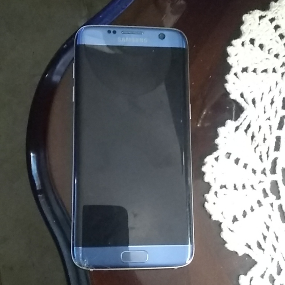 S7 Edge ..